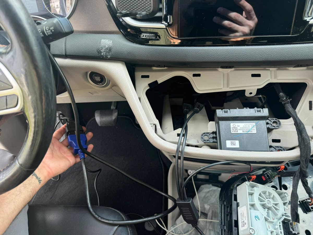 Automotive key programming inside vehicle - Burlingame CA