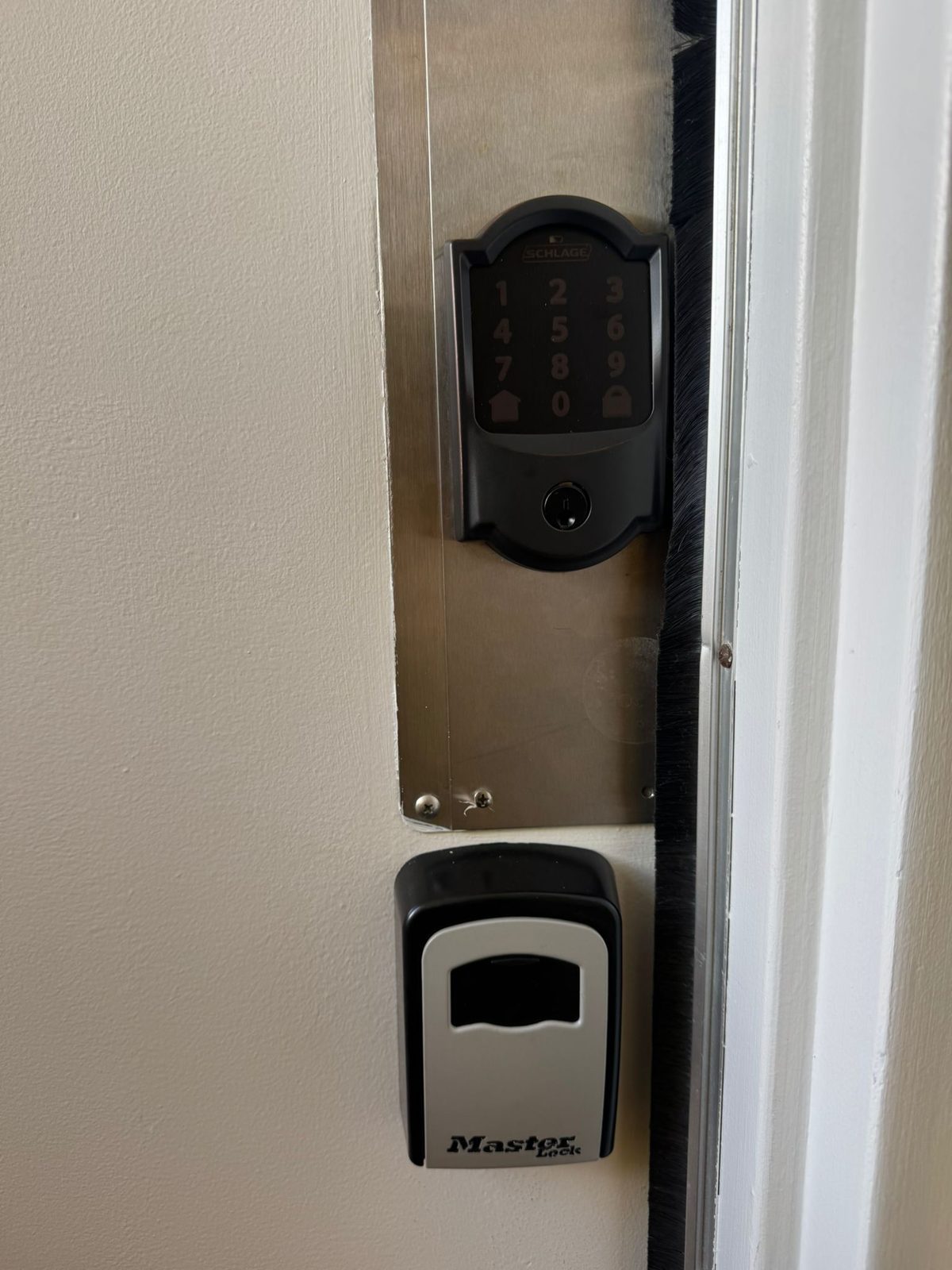 Schlage smart lock with Master Lock key box - San Bruno CA